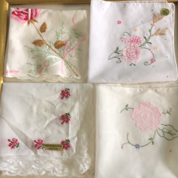 Extremely Elegant Cotton VTG Handkerchiefs Floral - Picture 13 of 14